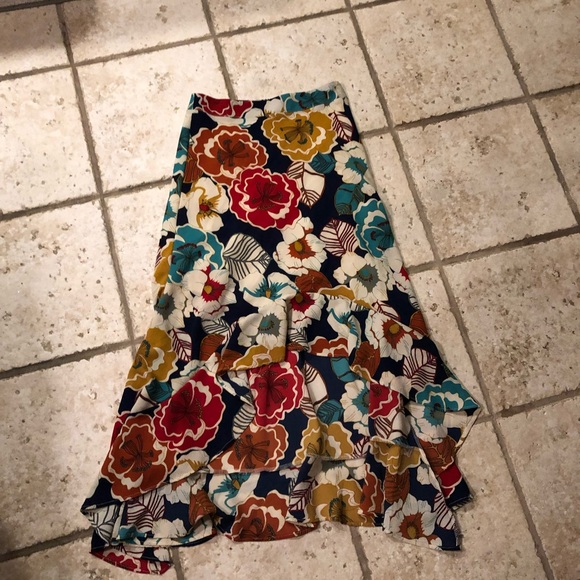 Free People Dresses & Skirts - Free people floral midi skirt with ruffle bottom